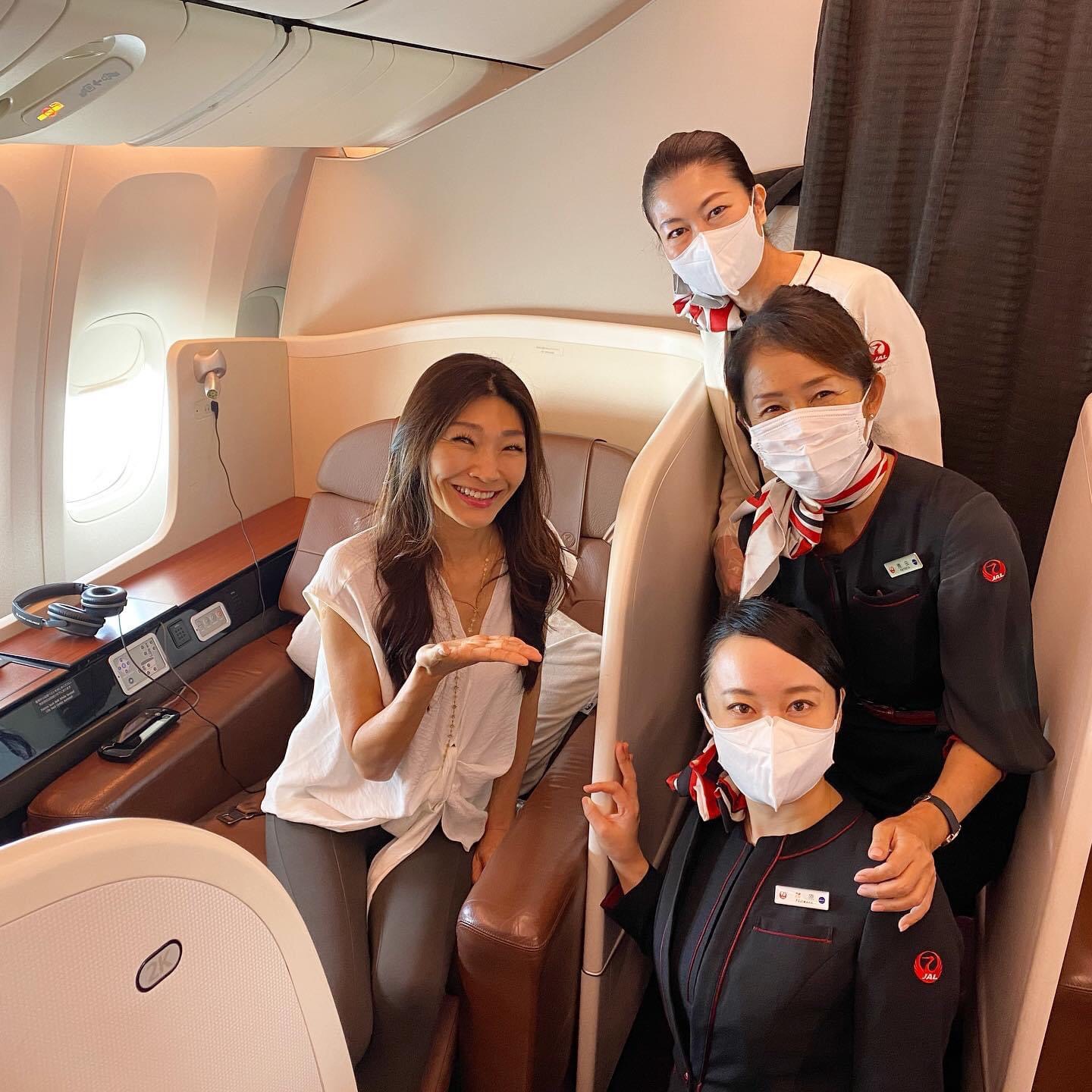 最高の接客と本格フレンチの機内食「JALで行く空の旅」レポート